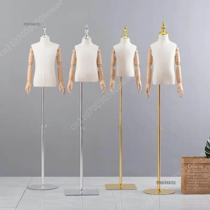 Maniquí de Torso Infantil con  - Baby Clothing Stores reseña y precio