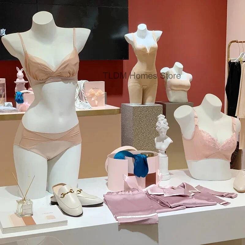 Maniquíes de ropa interior de  - Baby Clothing Stores reseña y precio